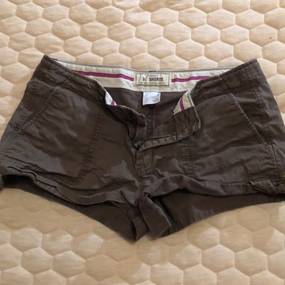 Navy green/brown Old navy khaki shorts